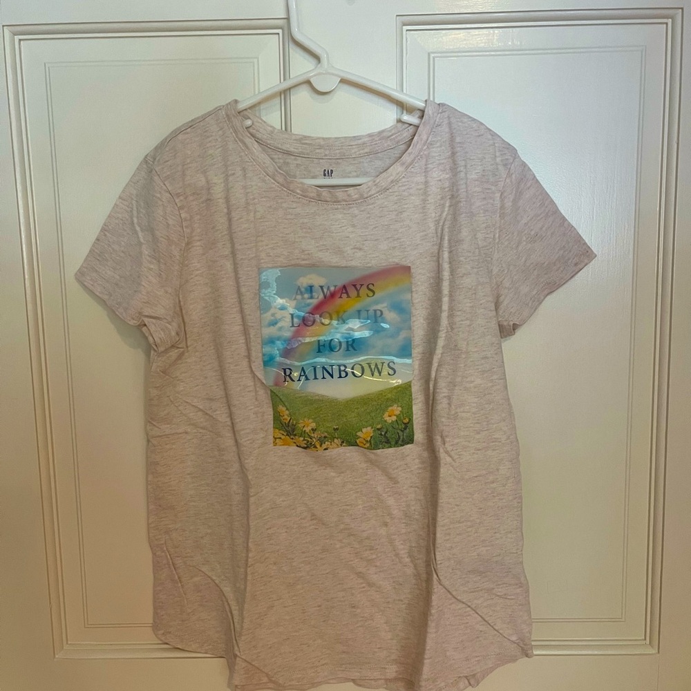 Gap Kids extra large (10/12) oatmeal colored girl’s t-shirt.